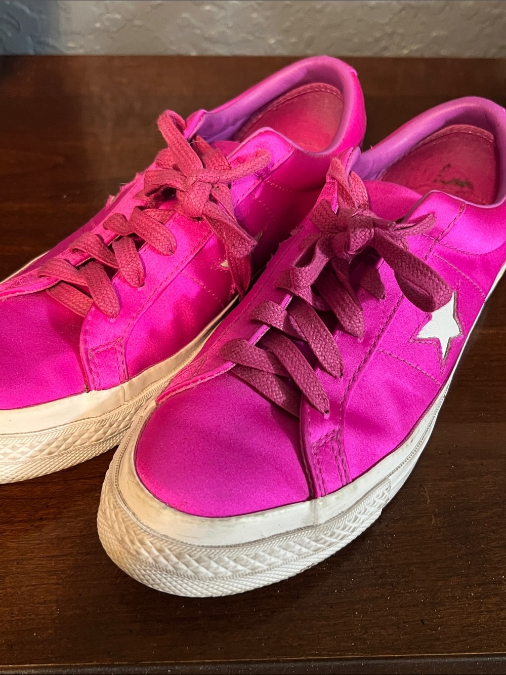 💕 CONVERSE All Star ⭐️ Women’s Hot Pink Satin Sneakers